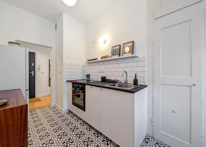 Hallera 57 Urban By Bookinghost *